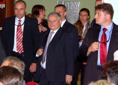 0830_premier1.jpg