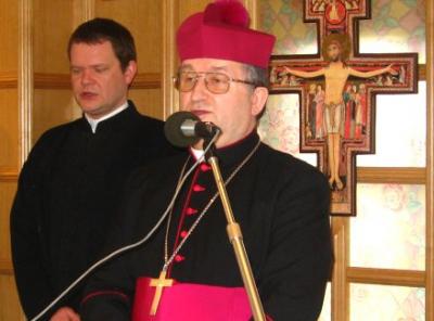 0211_biskup_w_szpitalu_006.jpg