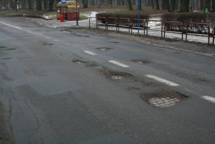 0123_dziury_duze.jpg