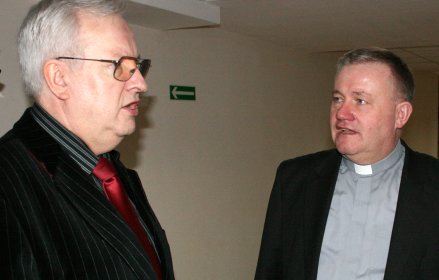 0330_minister1.jpg