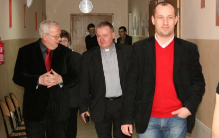 0330_minister3.jpg