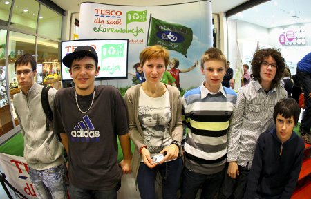 tesco_dla_szk_gala_we_wrocawiu_-_zesp_z_jerzmanowej_z_opiekunk_zofi_gowack.jpg